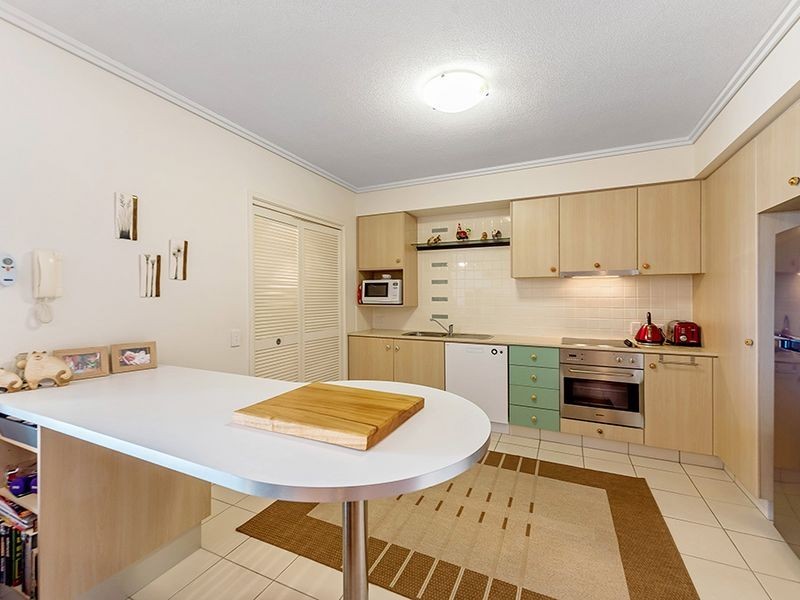 Unit 17/64 Riverwalk Avenue, Robina QLD 4226