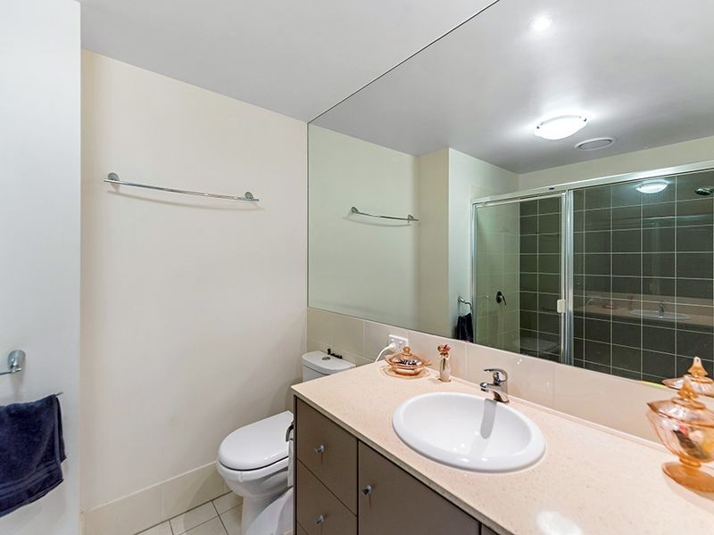 Unit 17/64 Riverwalk Avenue, Robina QLD 4226