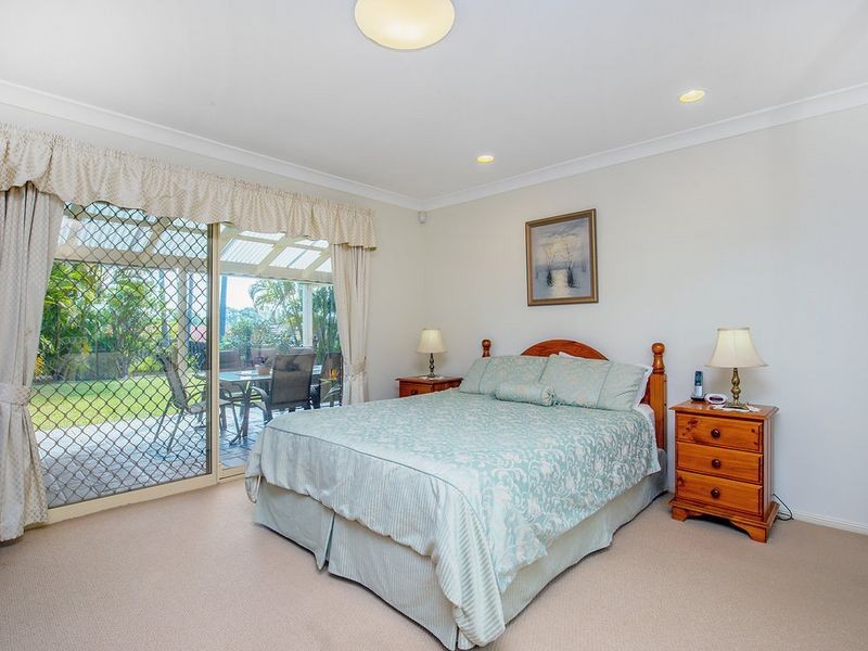 6 Anglesea Court, Robina QLD 4226