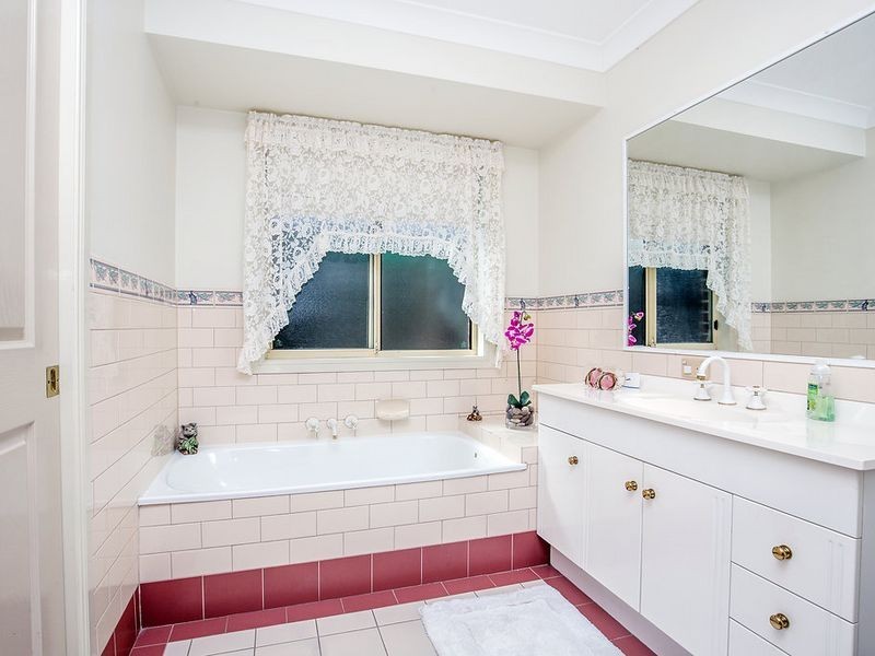 6 Anglesea Court, Robina QLD 4226