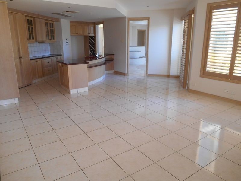 25 Kirralee Drive, Robina QLD 4226