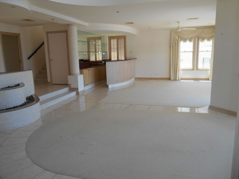 25 Kirralee Drive, Robina QLD 4226