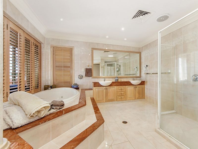 25 Kirralee Drive, Robina QLD 4226