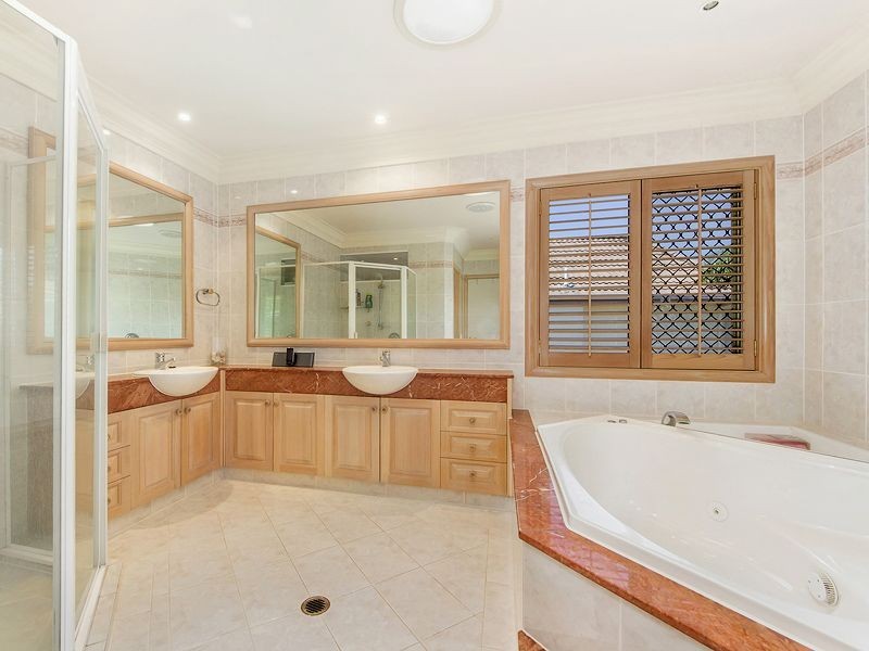 25 Kirralee Drive, Robina QLD 4226