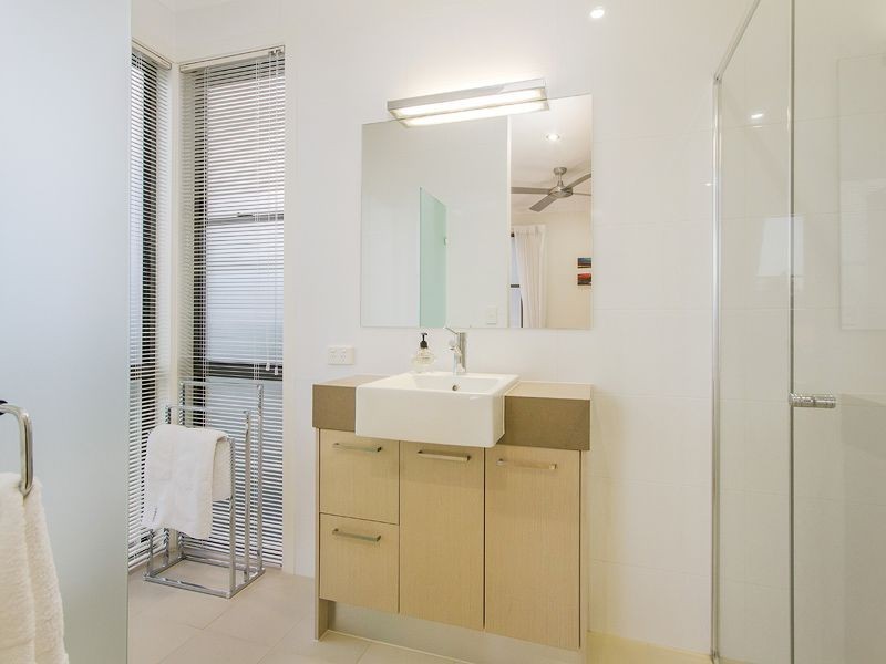 1/22 Andromeda Parade, Robina QLD 4226