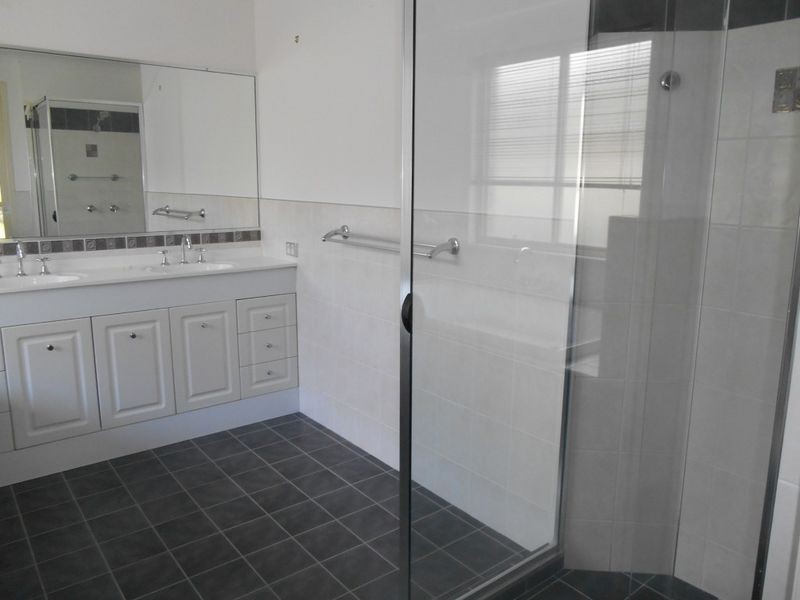 5 Mountain Ash Circuit, Robina QLD 4226