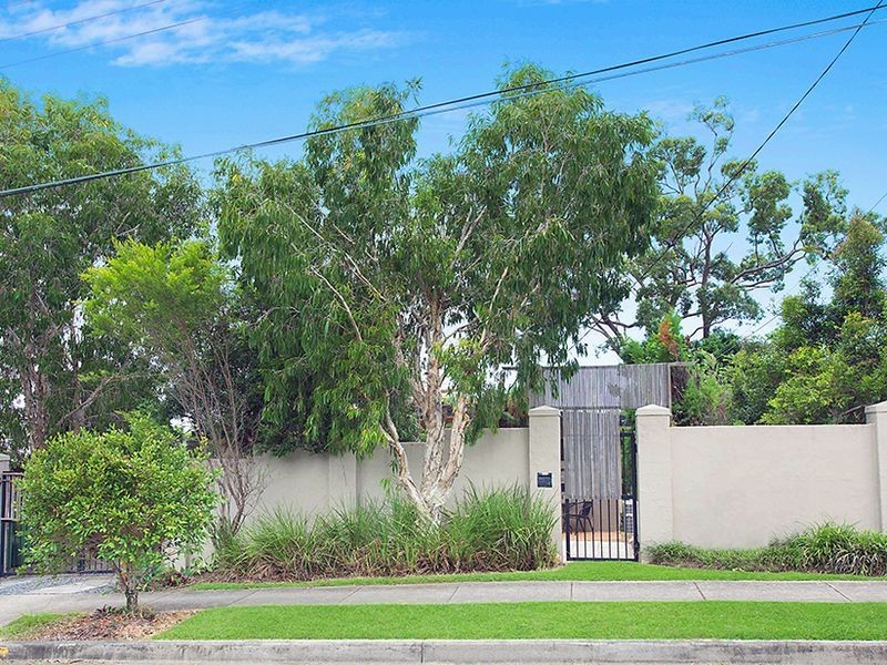 11 Susanne Street, Southport QLD 4215