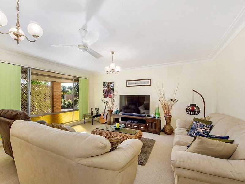 61 Bluejay Street, Burleigh Waters QLD 4220