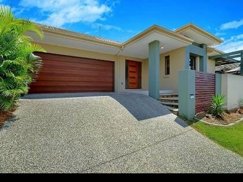 2/9 Palma Crescent, Varsity Lakes QLD 4227