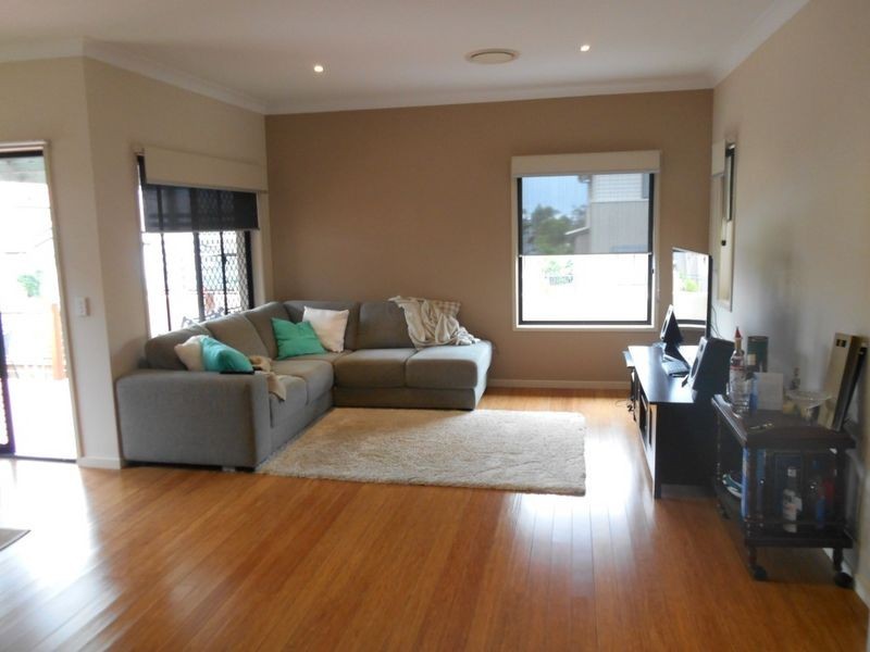 2/9 Palma Crescent, Varsity Lakes QLD 4227