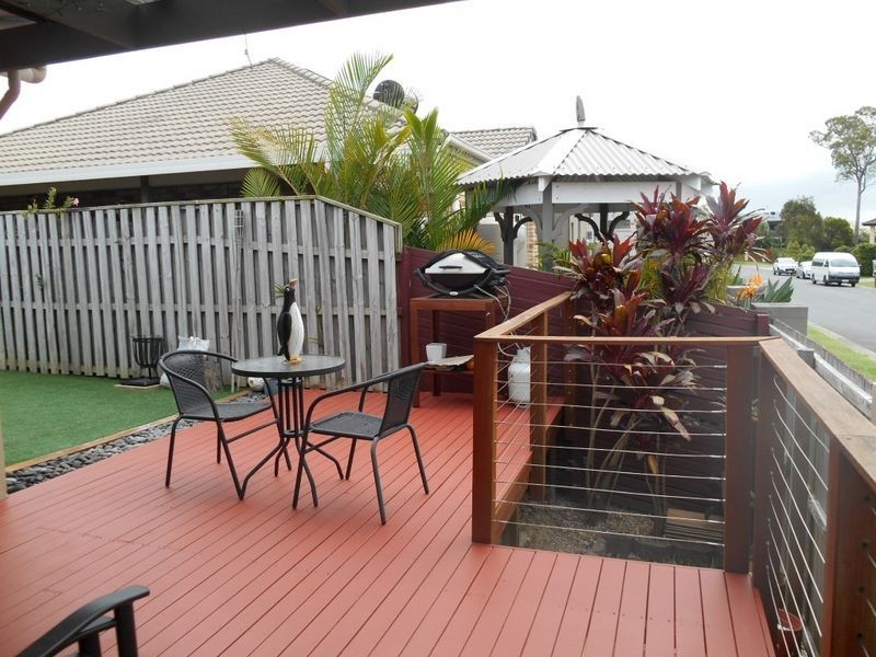 2/9 Palma Crescent, Varsity Lakes QLD 4227