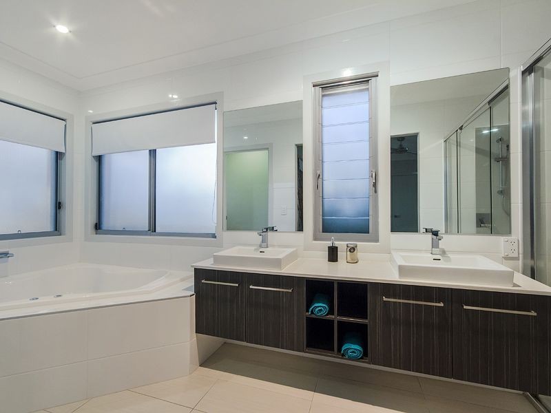 2 Forest Ridge Drive, Bonogin QLD 4213