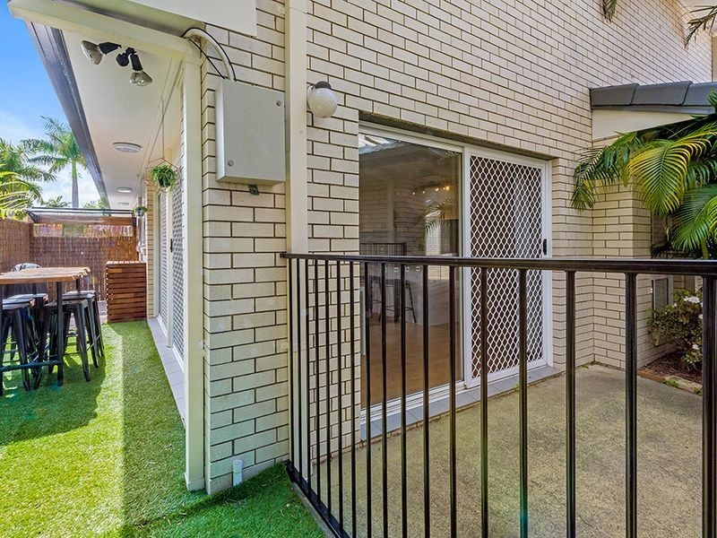 2/270 Christine Avenue, Varsity Lakes QLD 4227