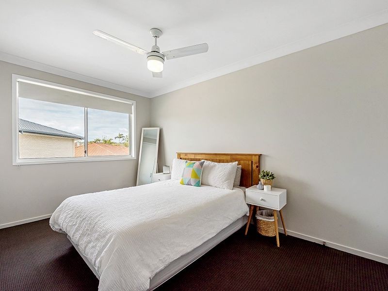 2/270 Christine Avenue, Varsity Lakes QLD 4227