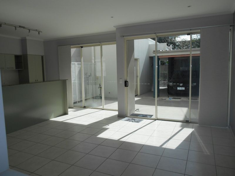 30 Moores Crescent, Varsity Lakes QLD 4227