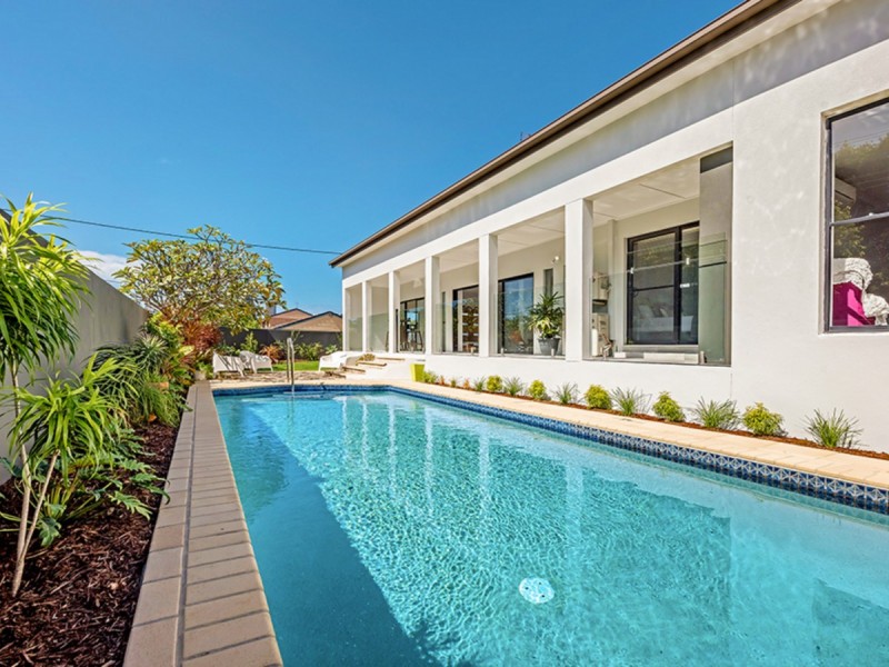 56 T E Peters Drive, Broadbeach Waters QLD 4218