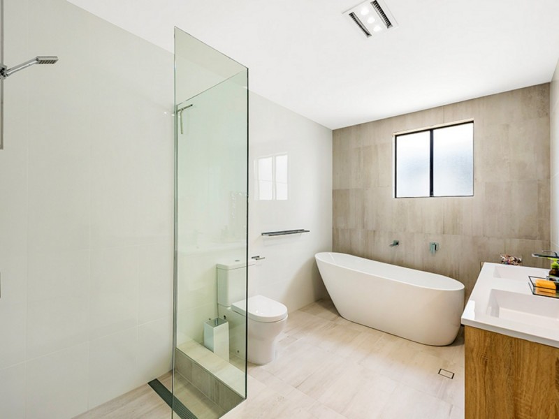 56 T E Peters Drive, Broadbeach Waters QLD 4218