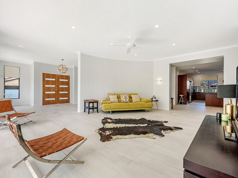 56 T E Peters Drive, Broadbeach Waters QLD 4218
