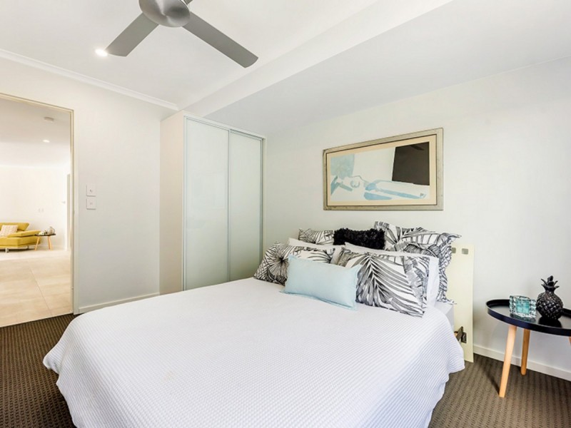 56 T E Peters Drive, Broadbeach Waters QLD 4218