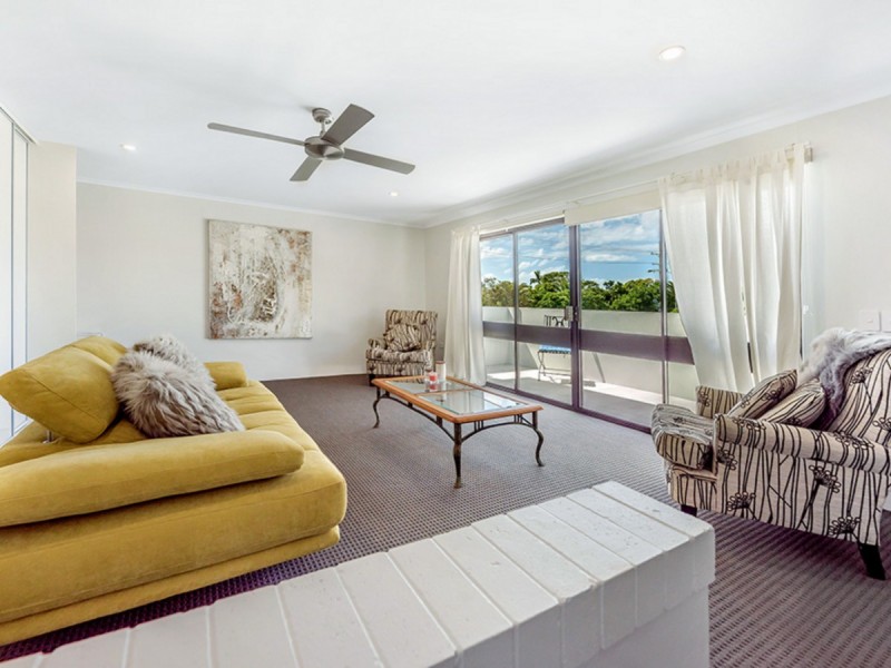 56 T E Peters Drive, Broadbeach Waters QLD 4218