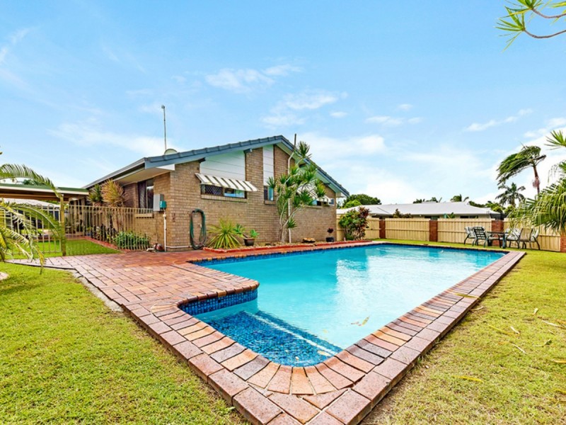 2 Falcon Court, Burleigh Waters QLD 4220
