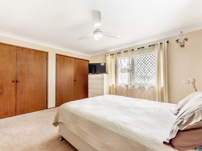 2 Falcon Court, Burleigh Waters QLD 4220