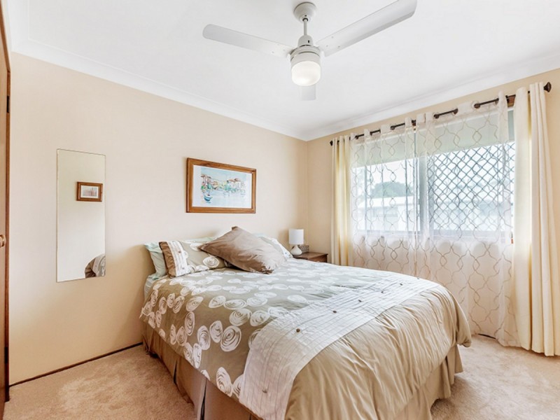 2 Falcon Court, Burleigh Waters QLD 4220