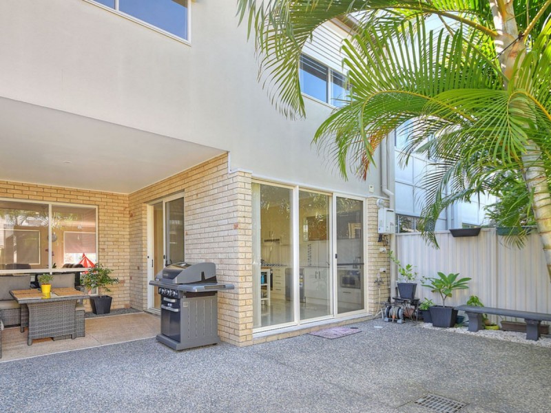 45 South Bay Drive, Varsity Lakes QLD 4227