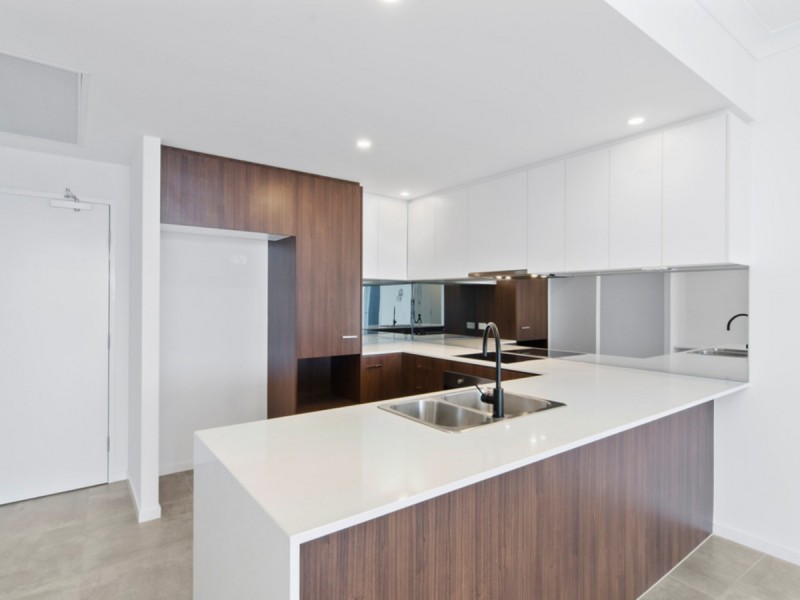2309/397 Christine Avenue, Varsity Lakes QLD 4227