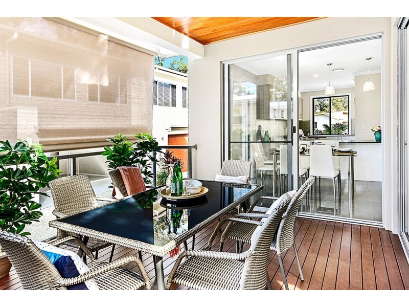 2/21 Andromeda Parade, Robina QLD 4226