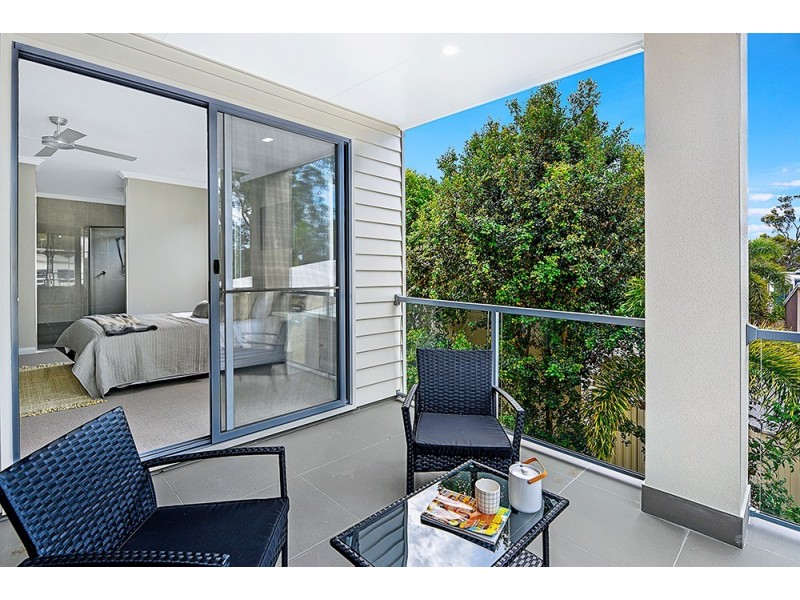 2/21 Andromeda Parade, Robina QLD 4226