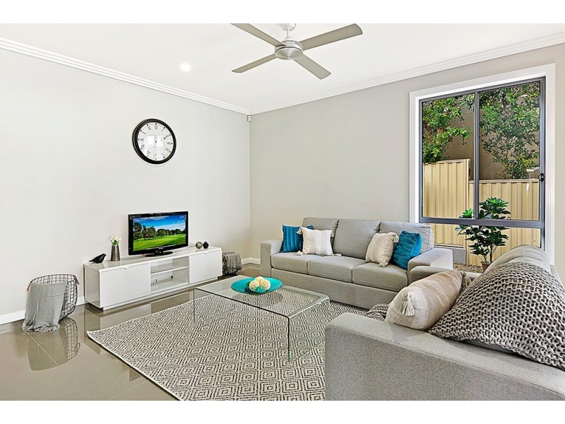 2/21 Andromeda Parade, Robina QLD 4226