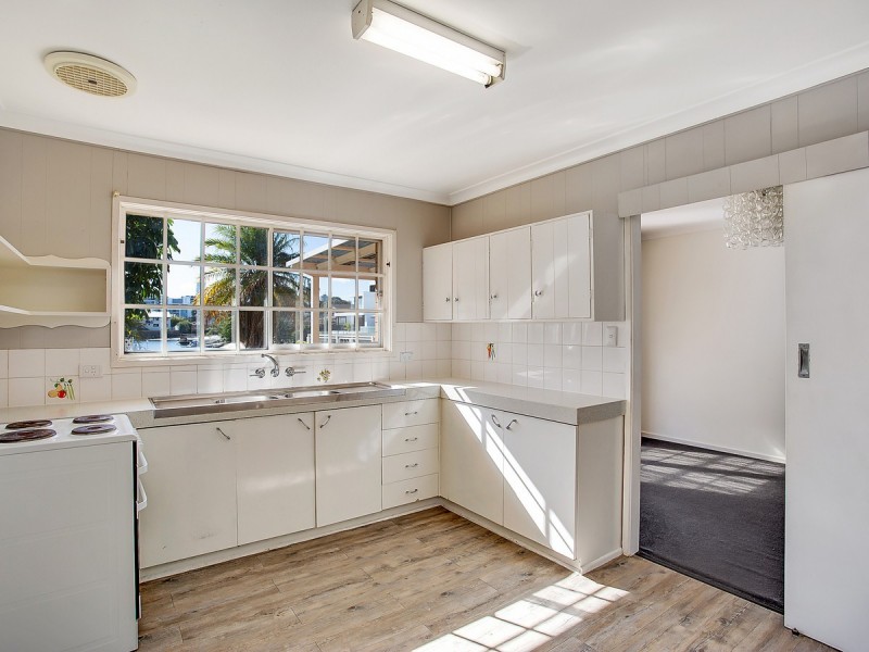 5 Merrimac Boulevard, Broadbeach Waters QLD 4218