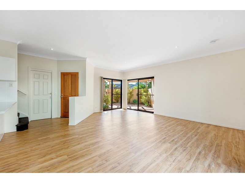 4/9 Magenta Drive, Varsity Lakes QLD 4227