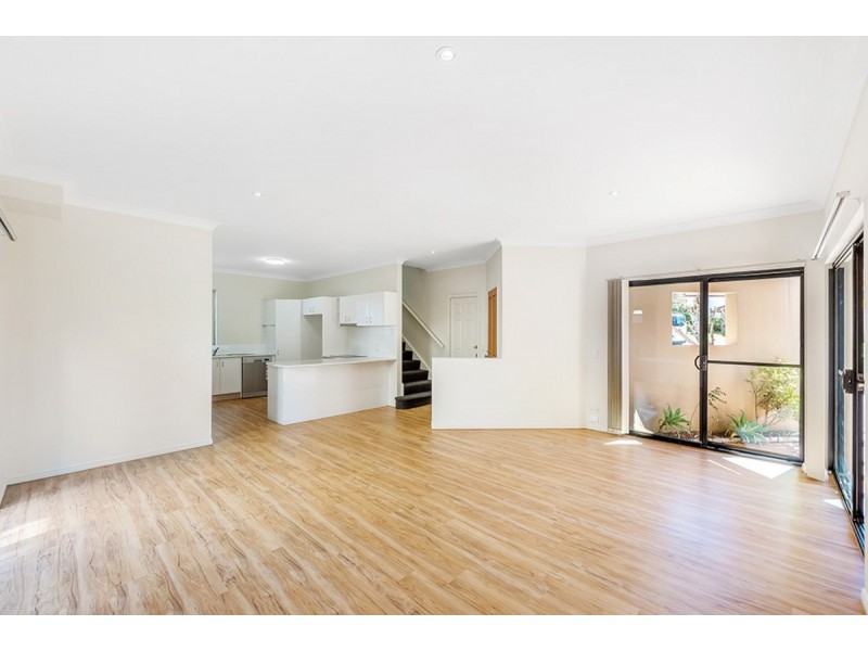 4/9 Magenta Drive, Varsity Lakes QLD 4227