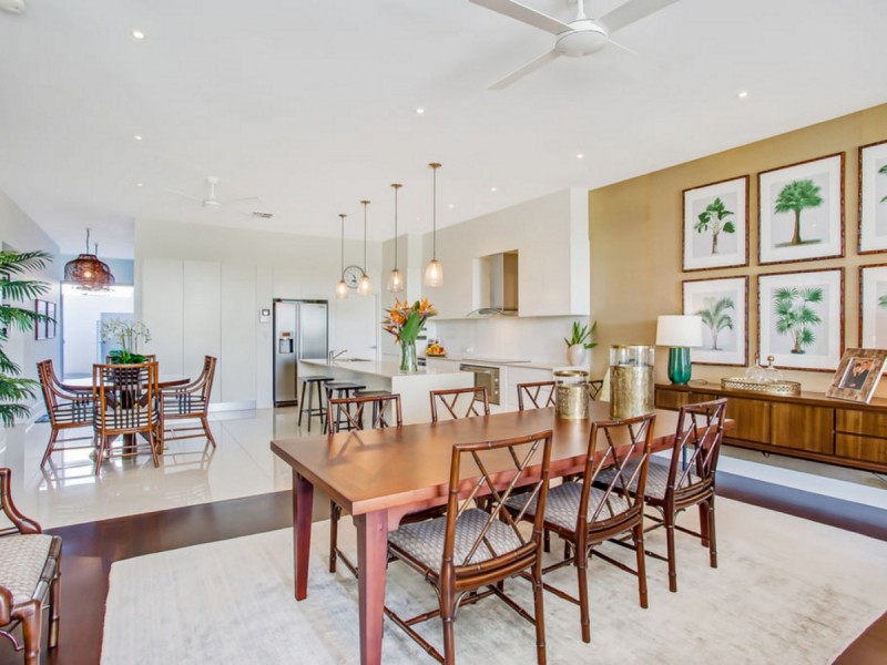 5057 Emerald Island Drive, Carrara QLD 4211