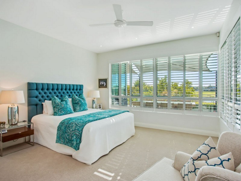 5057 Emerald Island Drive, Carrara QLD 4211