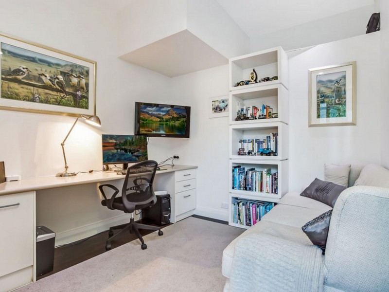 5057 Emerald Island Drive, Carrara QLD 4211