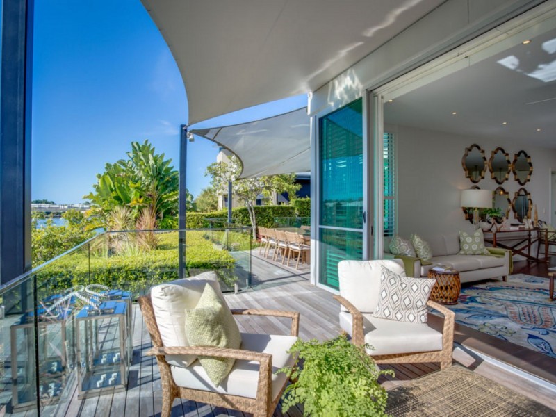 5057 Emerald Island Drive, Carrara QLD 4211