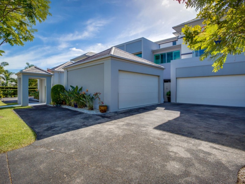 5057 Emerald Island Drive, Carrara QLD 4211