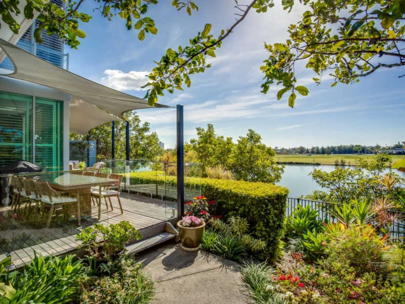 5057 Emerald Island Drive, Carrara QLD 4211