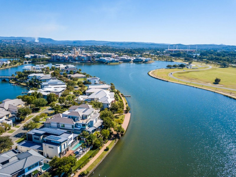 5057 Emerald Island Drive, Carrara QLD 4211