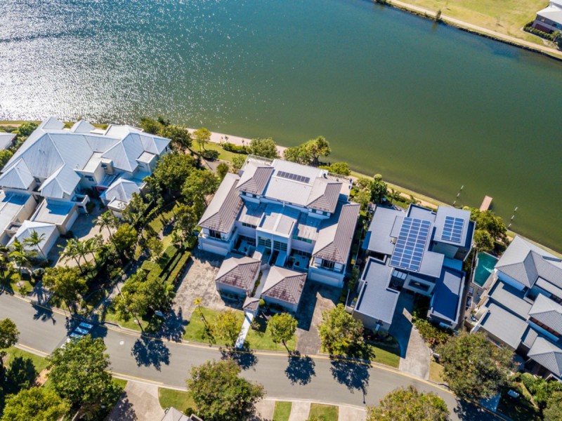 5057 Emerald Island Drive, Carrara QLD 4211