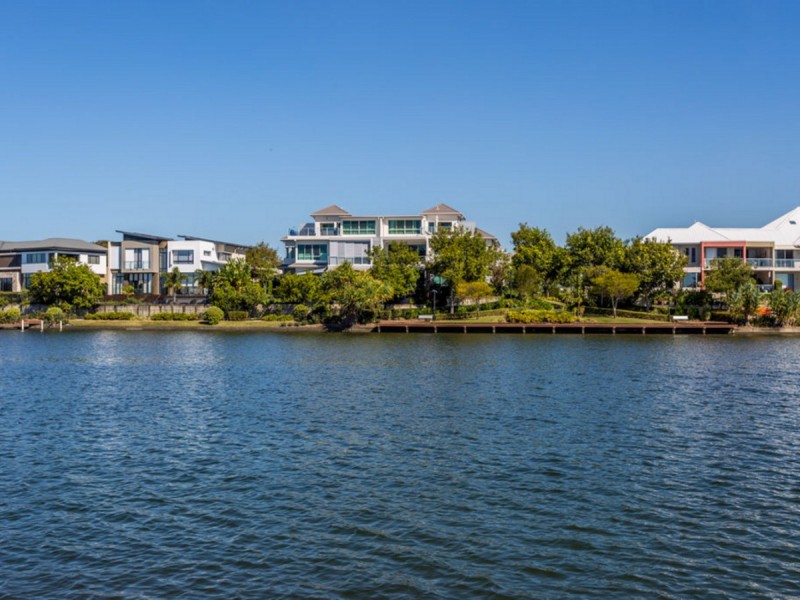 5057 Emerald Island Drive, Carrara QLD 4211