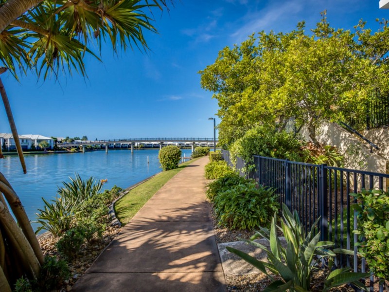 5057 Emerald Island Drive, Carrara QLD 4211