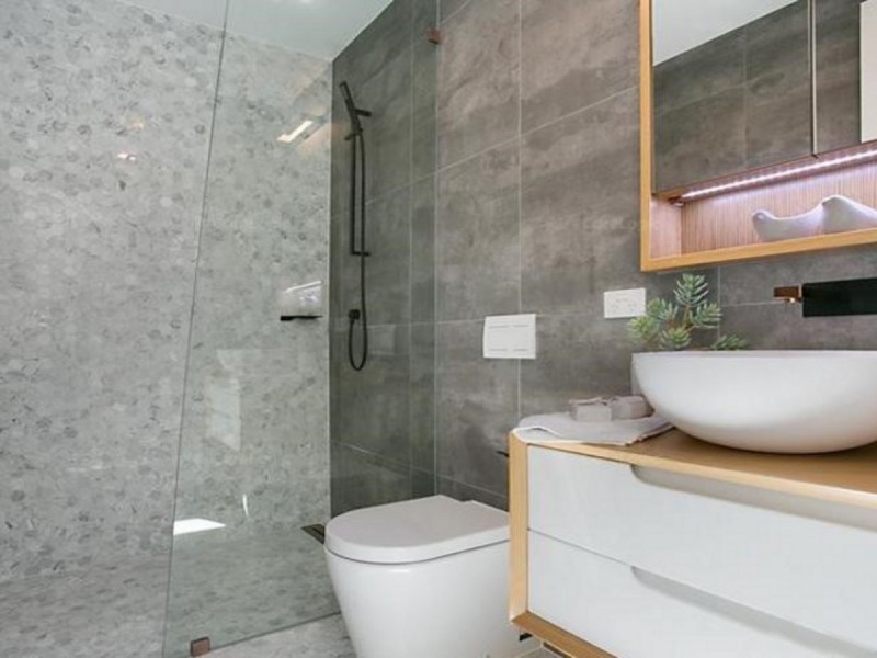 2/2097 Gold Coast Highway, Miami QLD 4220