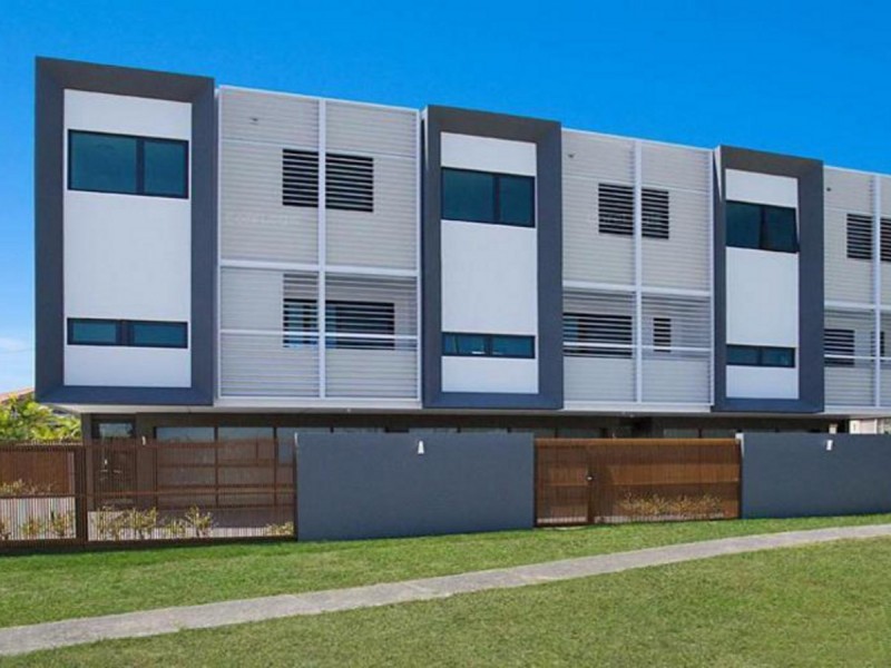 2/2097 Gold Coast Highway, Miami QLD 4220