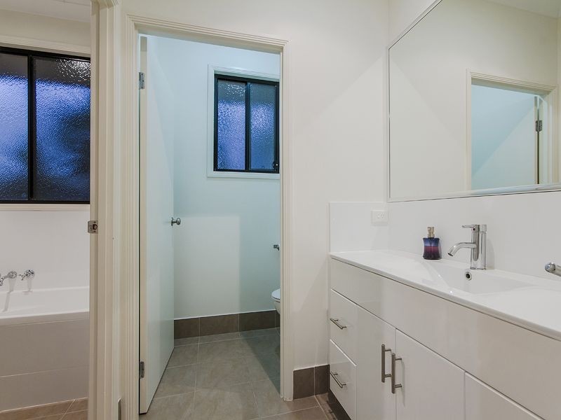 25 Worchester Terrace, Reedy Creek QLD 4227