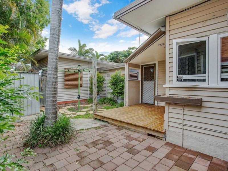 102 Central Street, Labrador QLD 4215