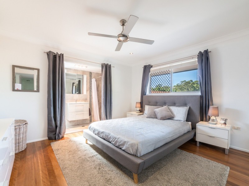 6 Tangerine Row, Ashmore QLD 4214